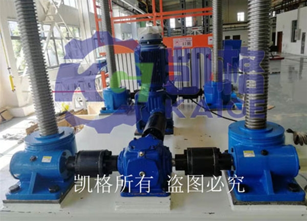 中航飛機起落架油缸磨損實驗架