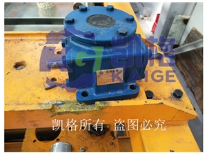 巖棉板復合旋轉設備提升裝置